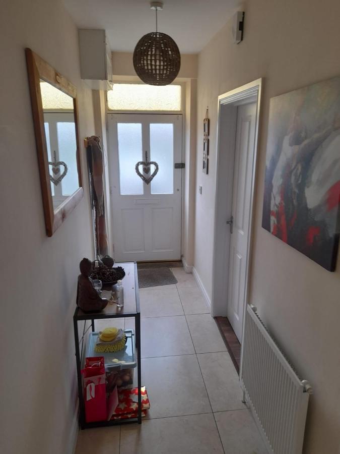 College Square, Terrace House Apartment Bessbrook ภายนอก รูปภาพ